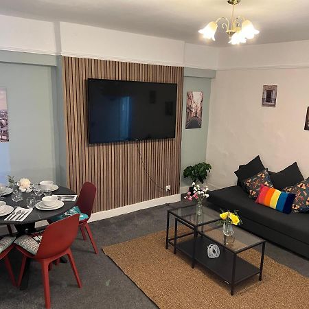 2-Bedroom Plus Living Room Flats Near Edgware Road London Bagian luar foto