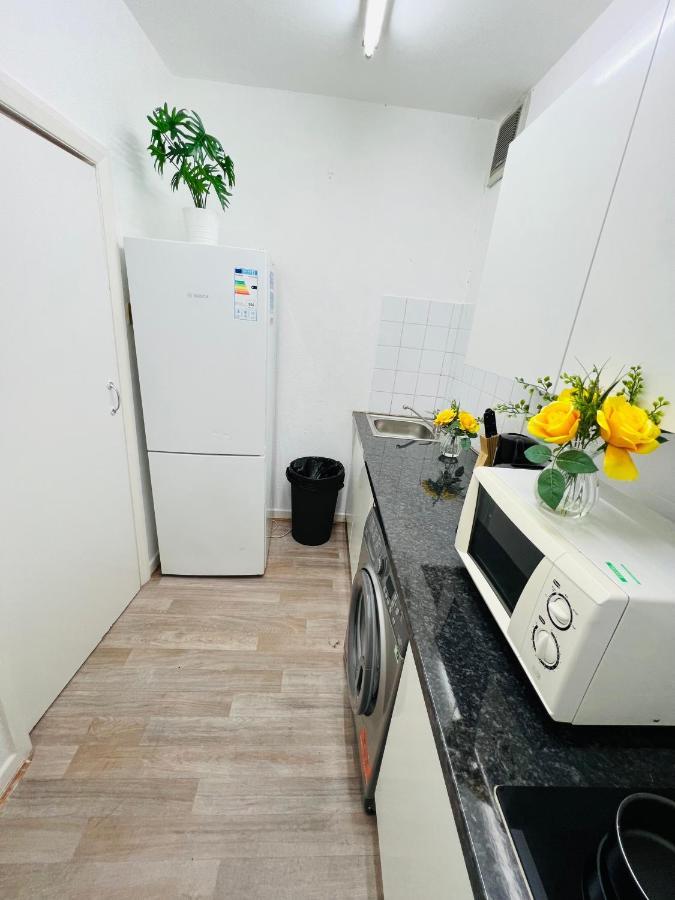 2-Bedroom Plus Living Room Flats Near Edgware Road London Bagian luar foto