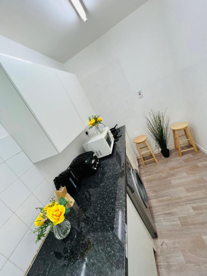 2-Bedroom Plus Living Room Flats Near Edgware Road London Bagian luar foto